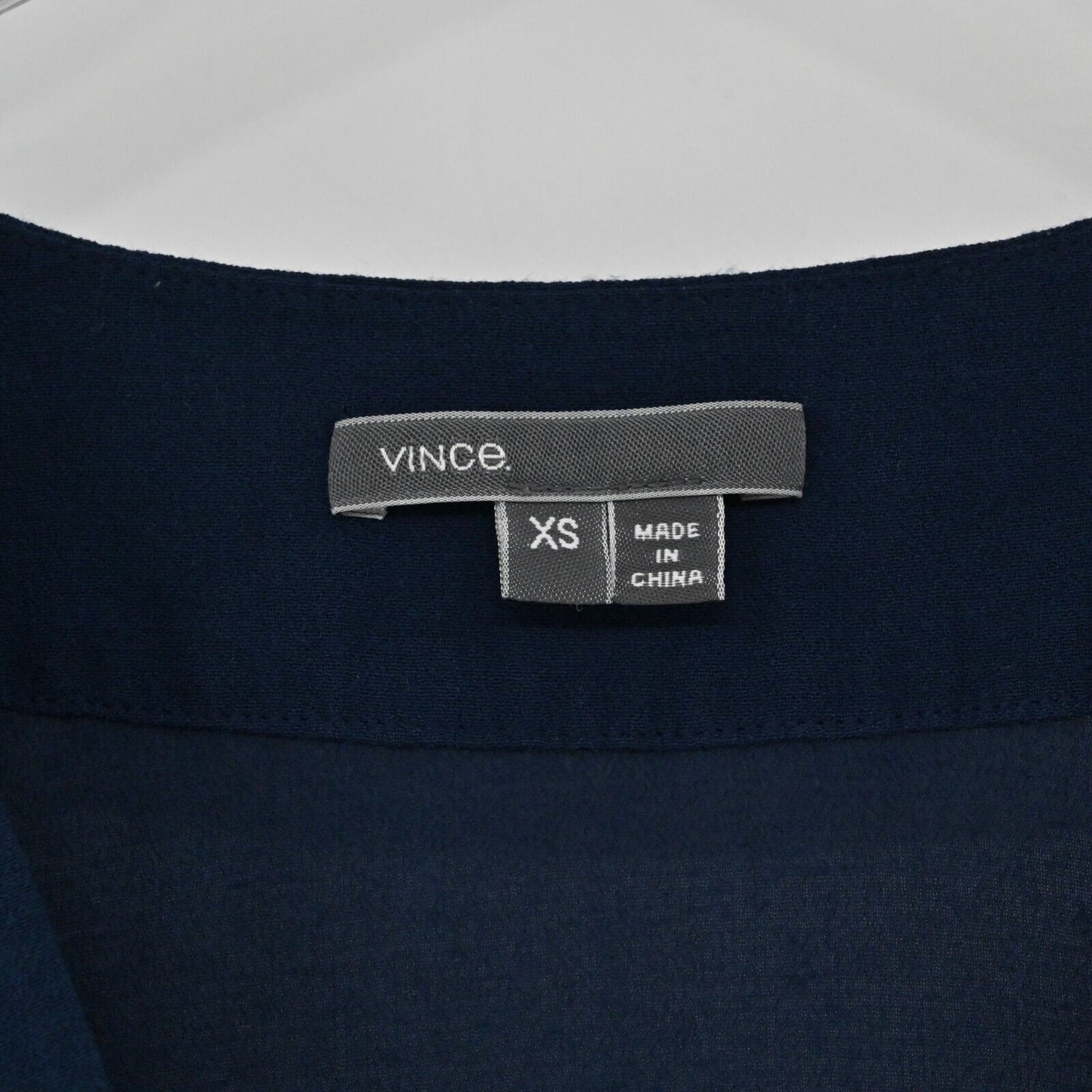 VINCE Top Womens Sz XS Long Sleeve Dark Navy Blue Split Neck Lightweight Blouse