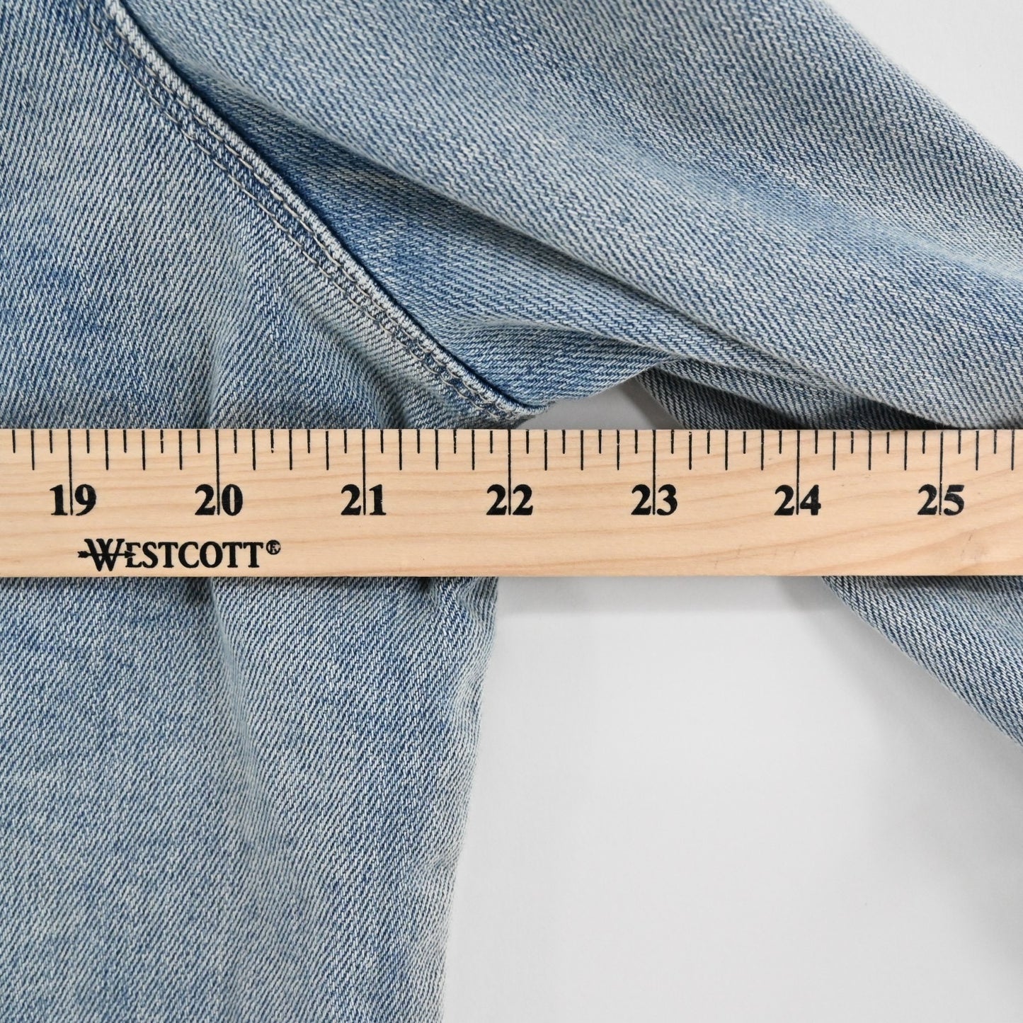 Tractr Womens Jean Jacket Size XL Pink Sequin Tongue Button Rolling Blue Stones