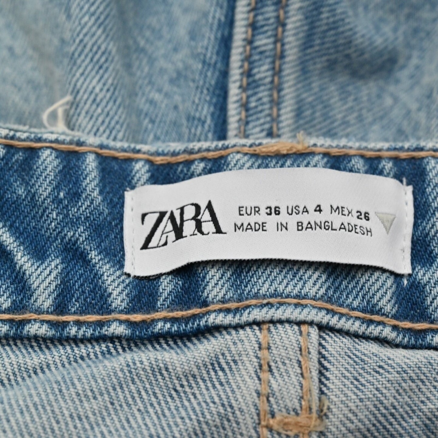 ZARA Womens Button Fly Jeans Size 4 Straight Leg Light Wash Distressed Mid Rise