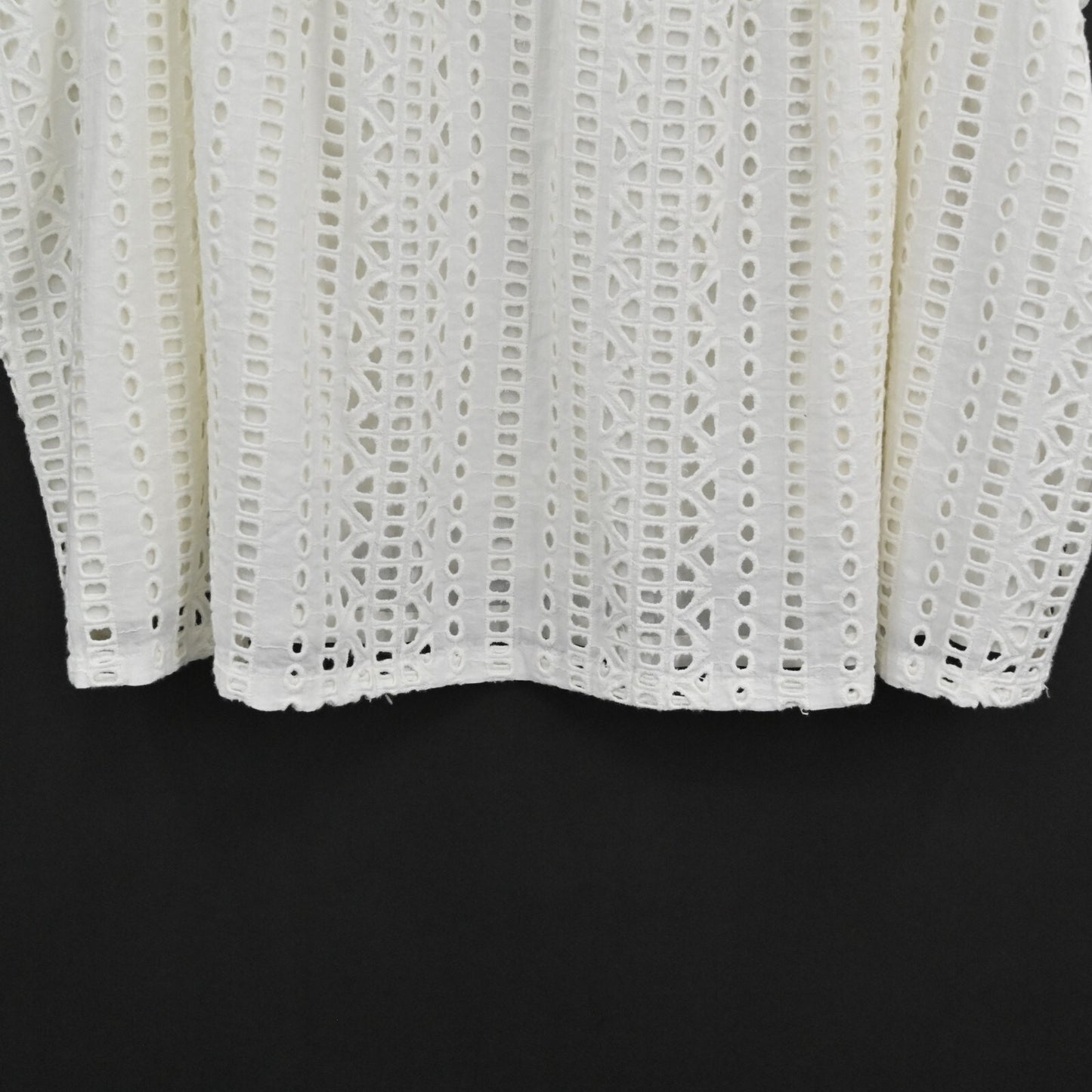 SUNDANCE Womens Eyelet Top Size XXL Sleeveless Sugar Sand Ivory Pom Pom Blouse