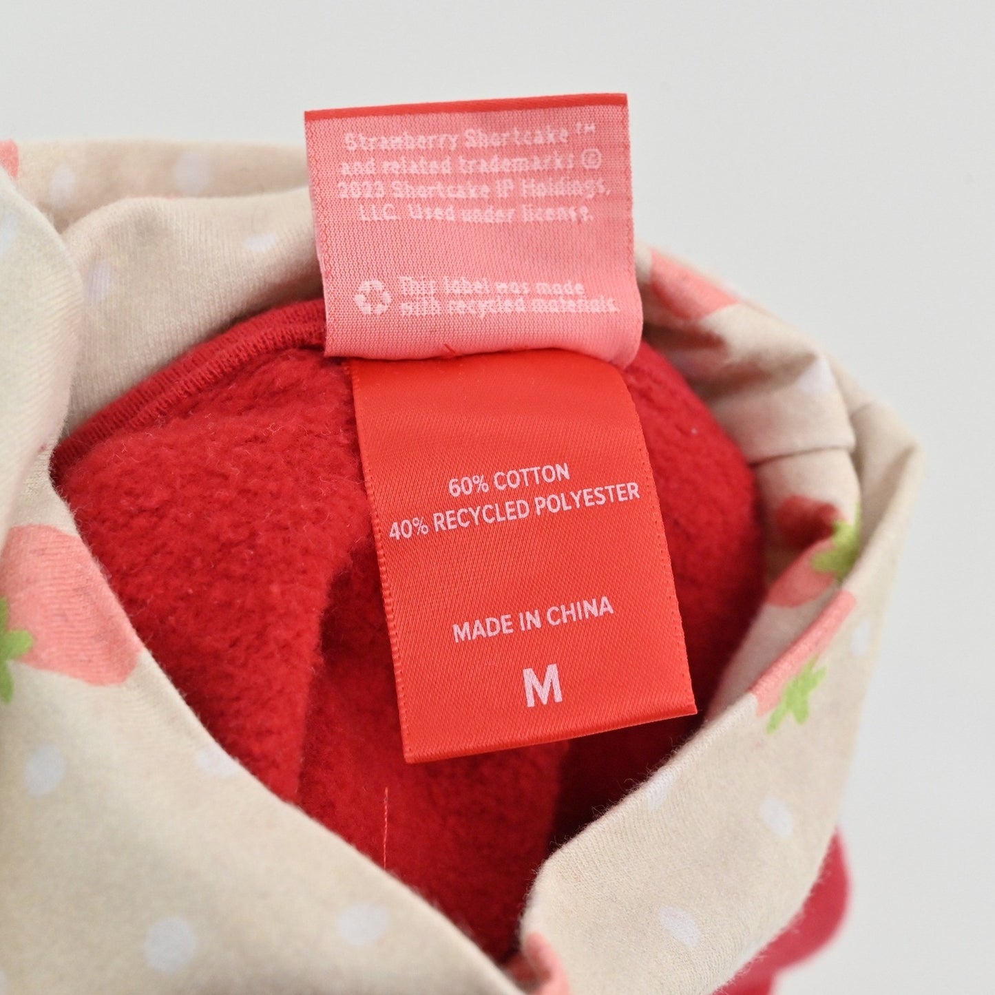 BoxLunch Strawberry Shortcake Sweater Size M Turtleneck Crewneck Nostalgic Retro