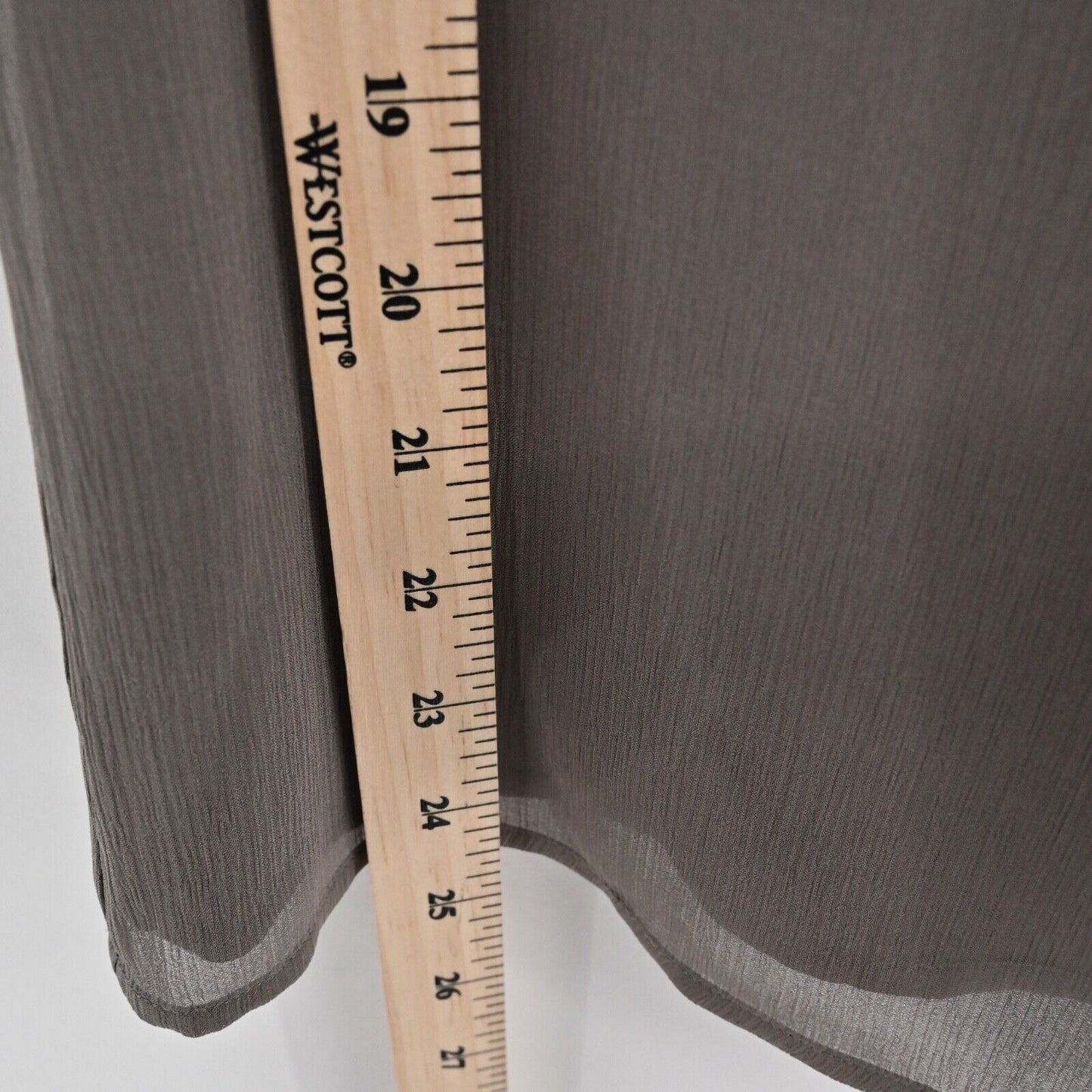 ST JOHN Top Womens Size 10 Gray Silk Chiffon Pleated Scoop Neck Wide Strap Tank