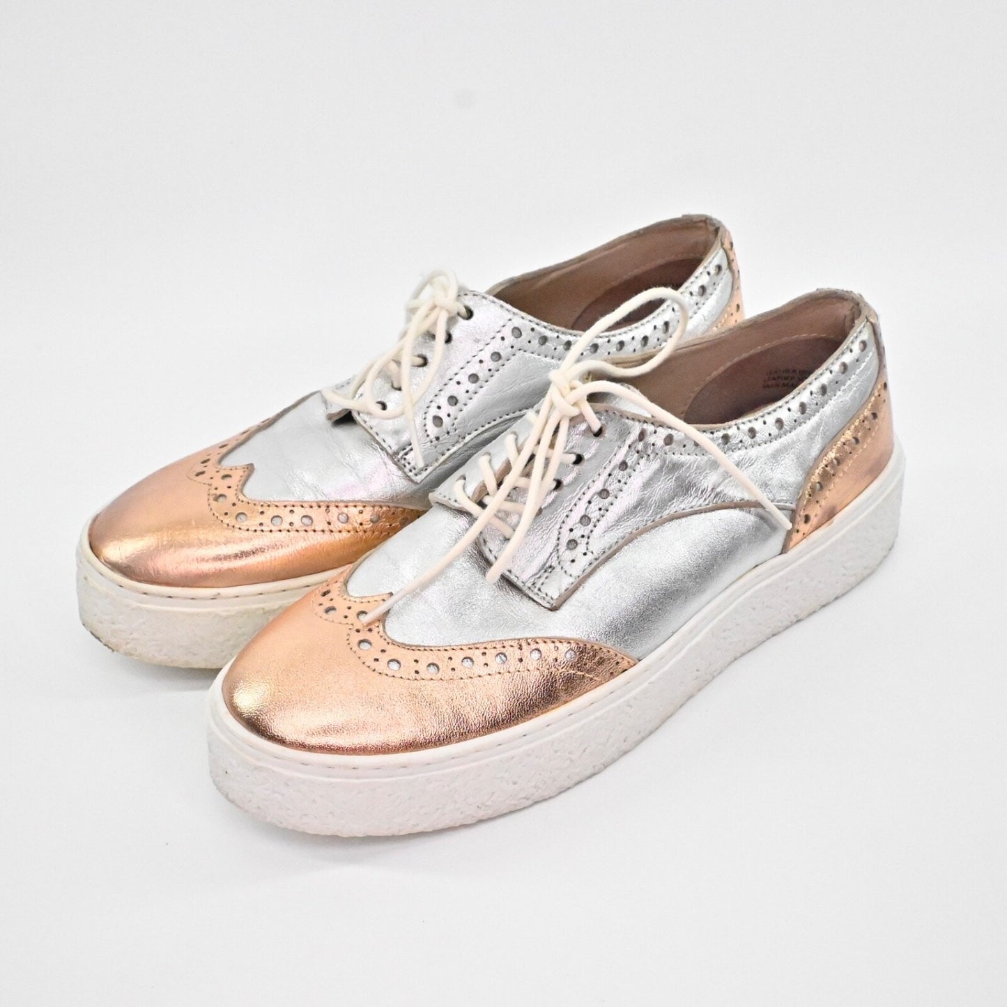 SEY SEYCHELLES Womens Ideal Platform Oxford Sneakers Size 9 Metallic Silver Rose