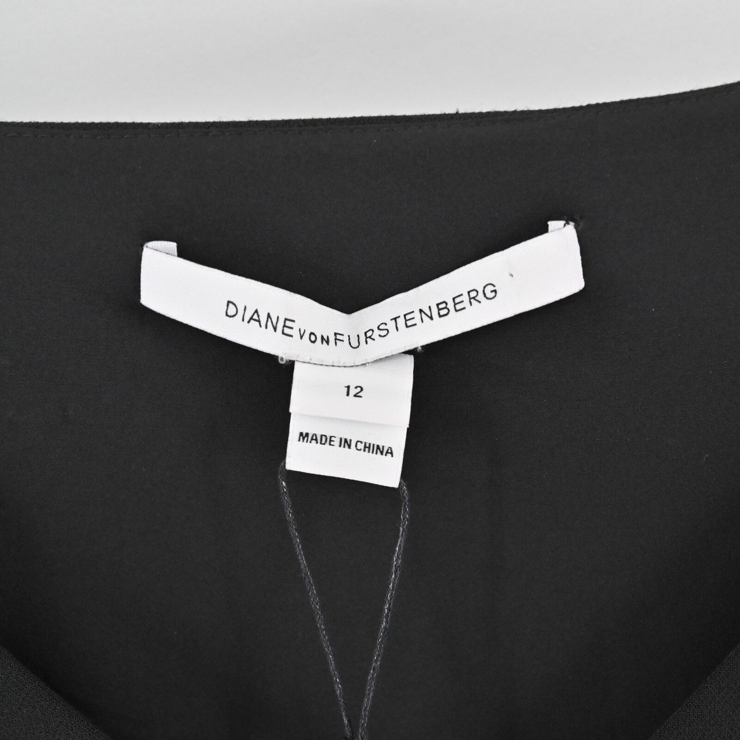 DIANE VON FURSTENBERG Bevin Sheath Dress Sz 12 Black VNeck 3/4 Sleeve Ruched NEW