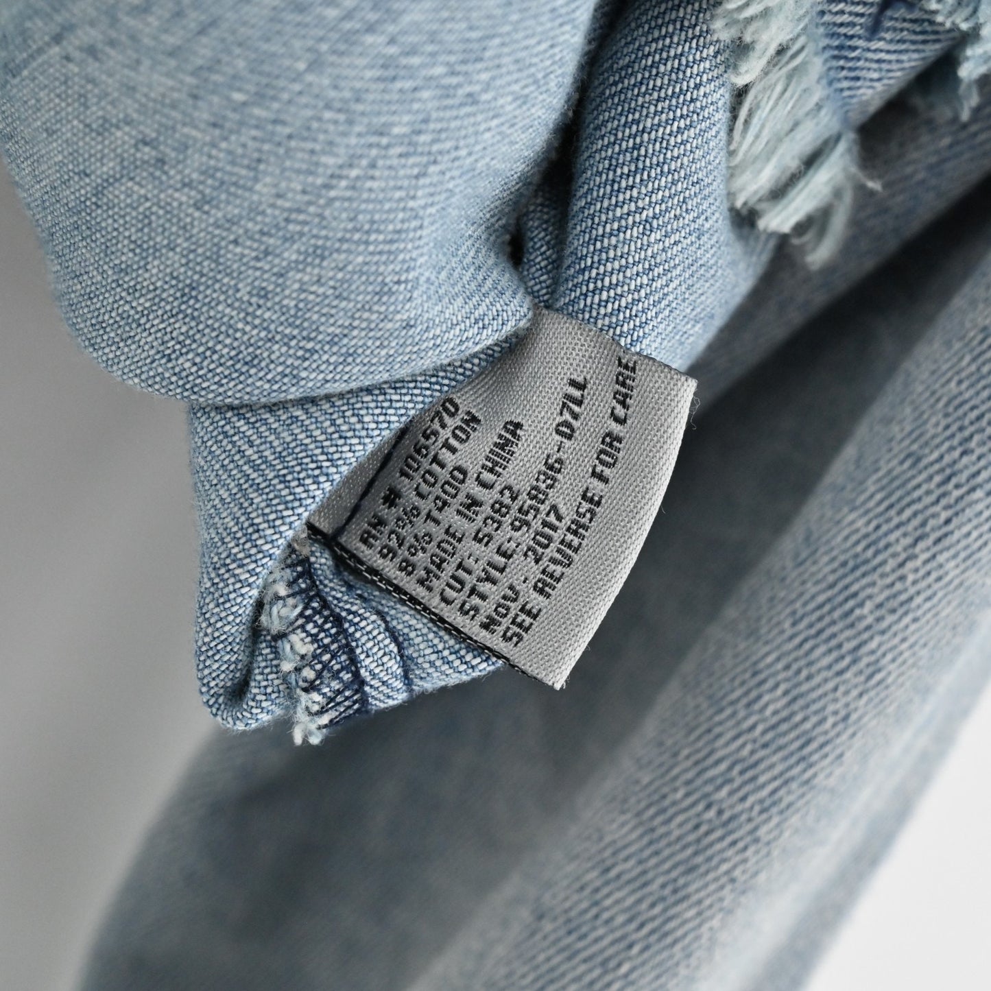 Tractr Womens Jean Jacket Size XL Pink Sequin Tongue Button Rolling Blue Stones