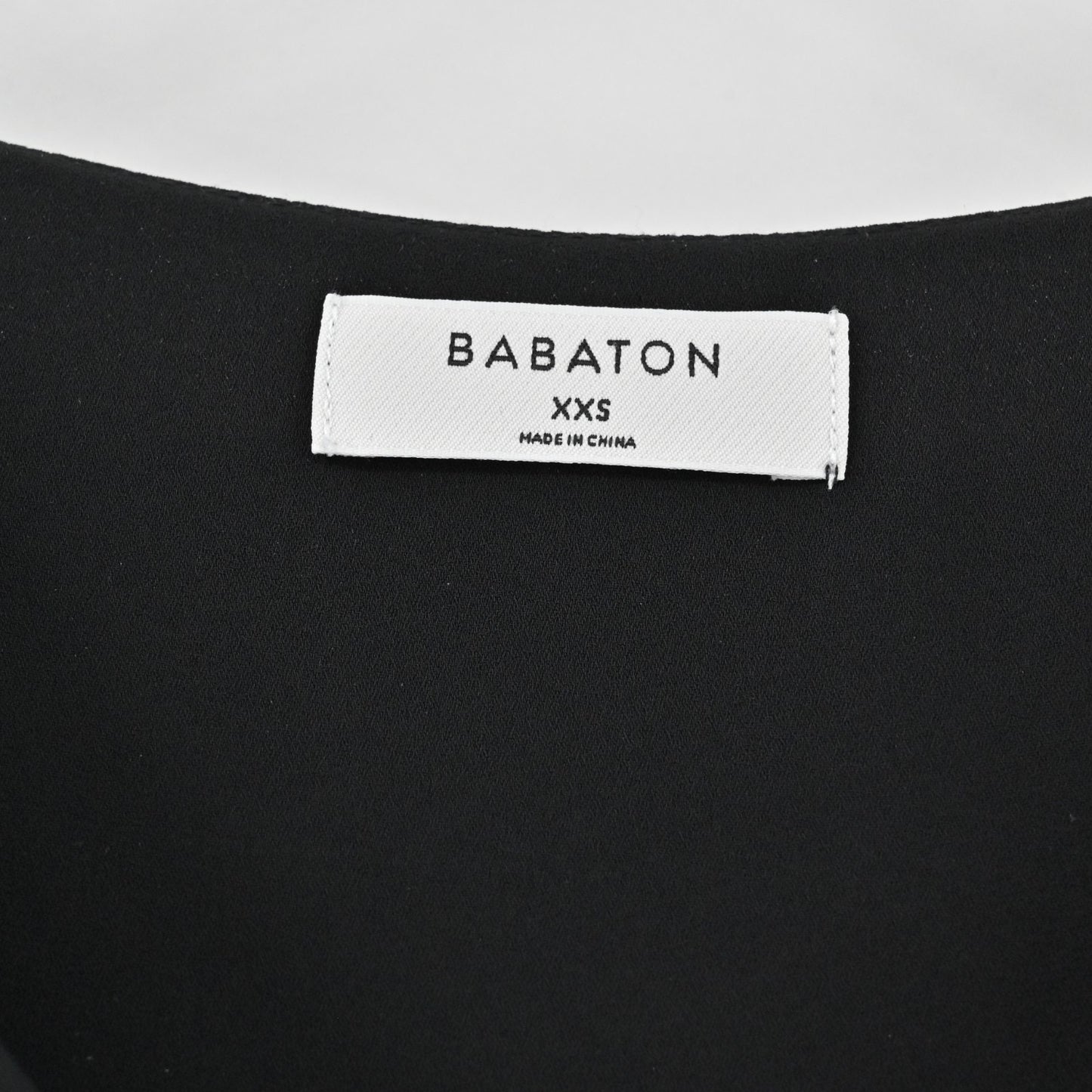 Aritzia Womens Babaton Black VNeck Crop Top Size XXS Solid Short Sleeve Blouse