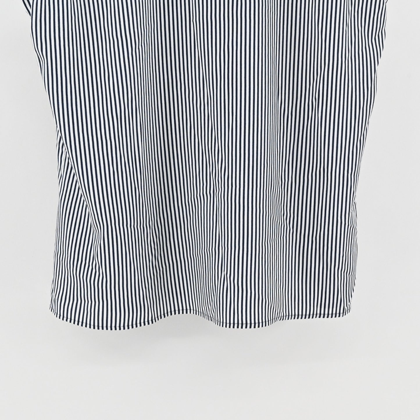 Karl Lagerfeld Womens Yagavi Ruffle Front Top Sz L Striped Sleeveless Blouse NEW