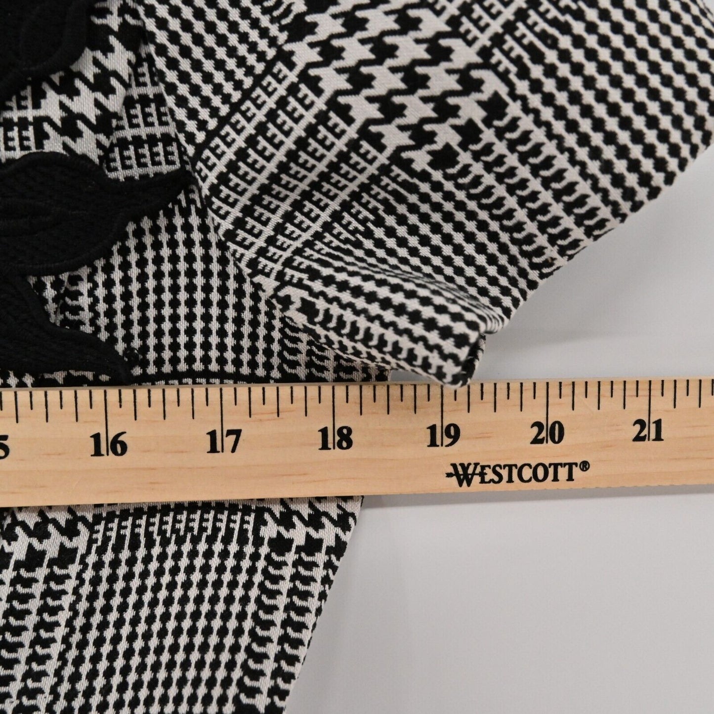 BETSEY JOHNSON Dress Womens Sz 6 Houndstooth Print Floral Embroidered Fit Flare