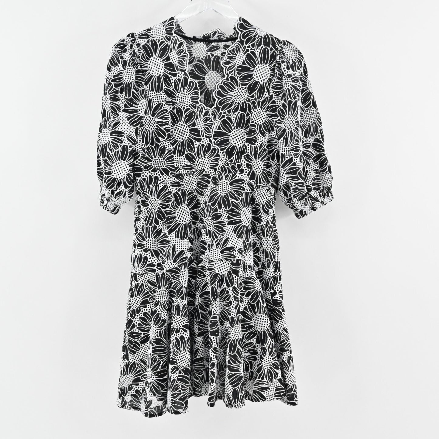 BOSTON PROPER Embroidered Dress Sz 6 Black White Floral Puff Sleeve Flounce Hem