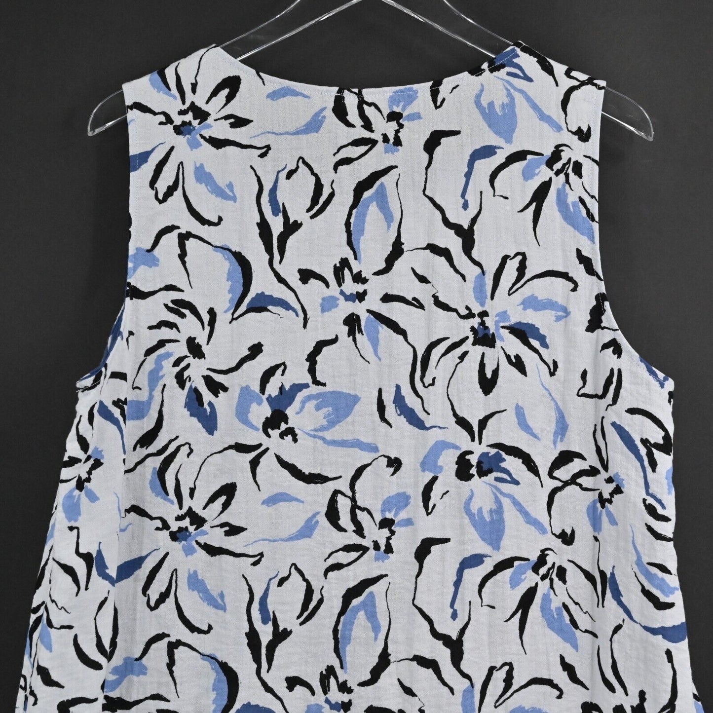 HABITAT Top Womens Size L Floral Blue Black Sleeveless Breathable Tiered Pockets