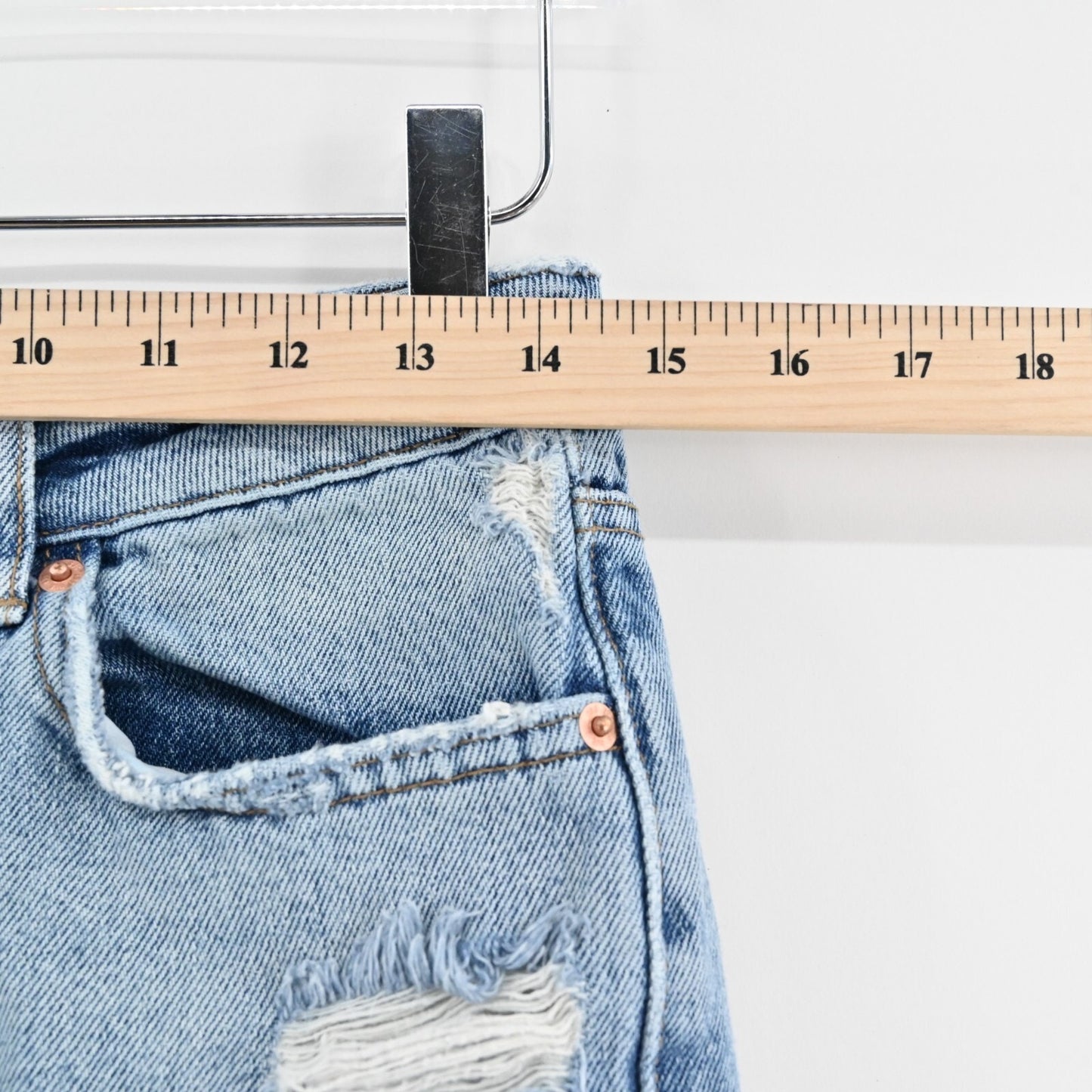 URBAN OUTFITTERS Jeans Womens Size 28 BDG Slim Straight Distressed Patchwork