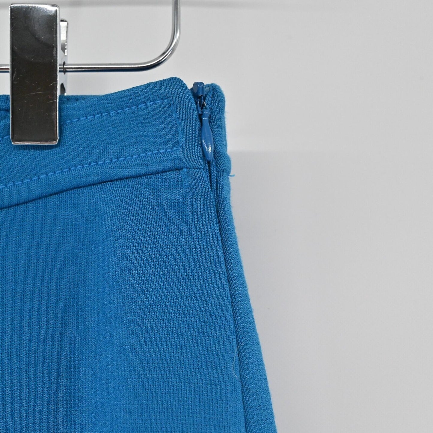 ST JOHN Pants Womens Size 6 Classic Knit Blue Wool Slit Back Straight Trousers
