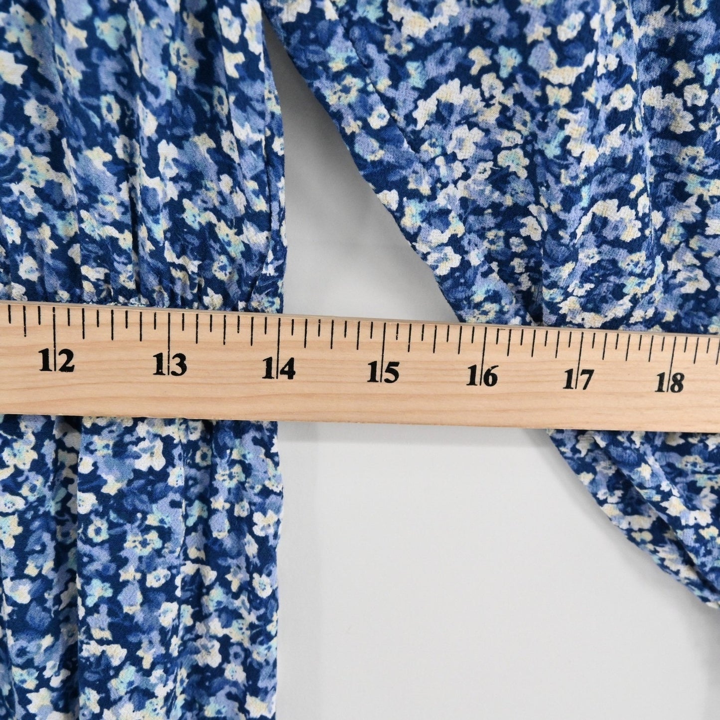 Rails Eliza Drawstring Waist Dress Size M Floral Blue Smocked Boho Chic Romantic