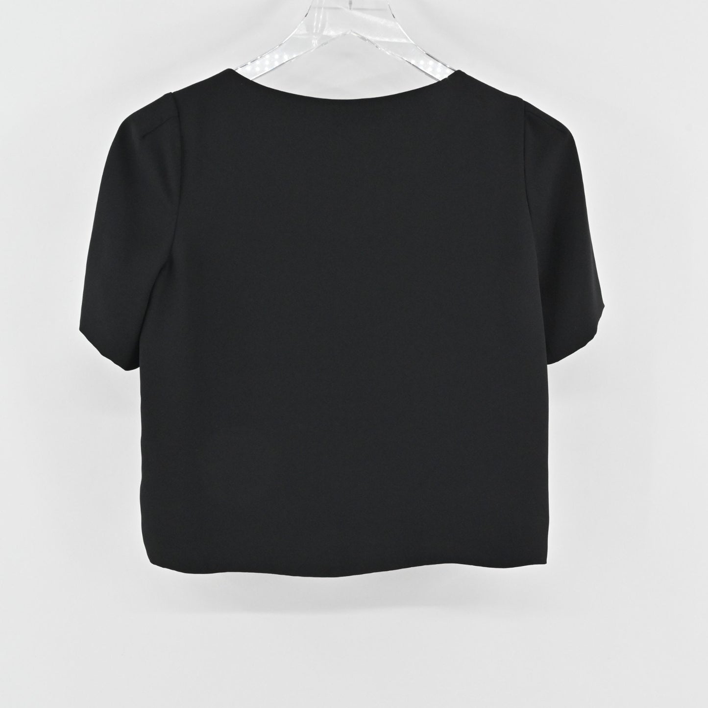 Aritzia Womens Babaton Black VNeck Crop Top Size XXS Solid Short Sleeve Blouse