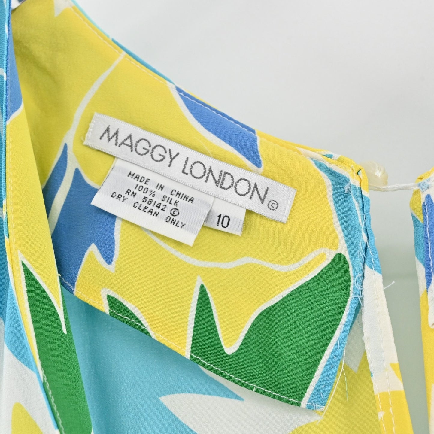 Vtg Maggy London Silk Maxi Dress Size 10 Floral Tropical Print Blue Sleeveless