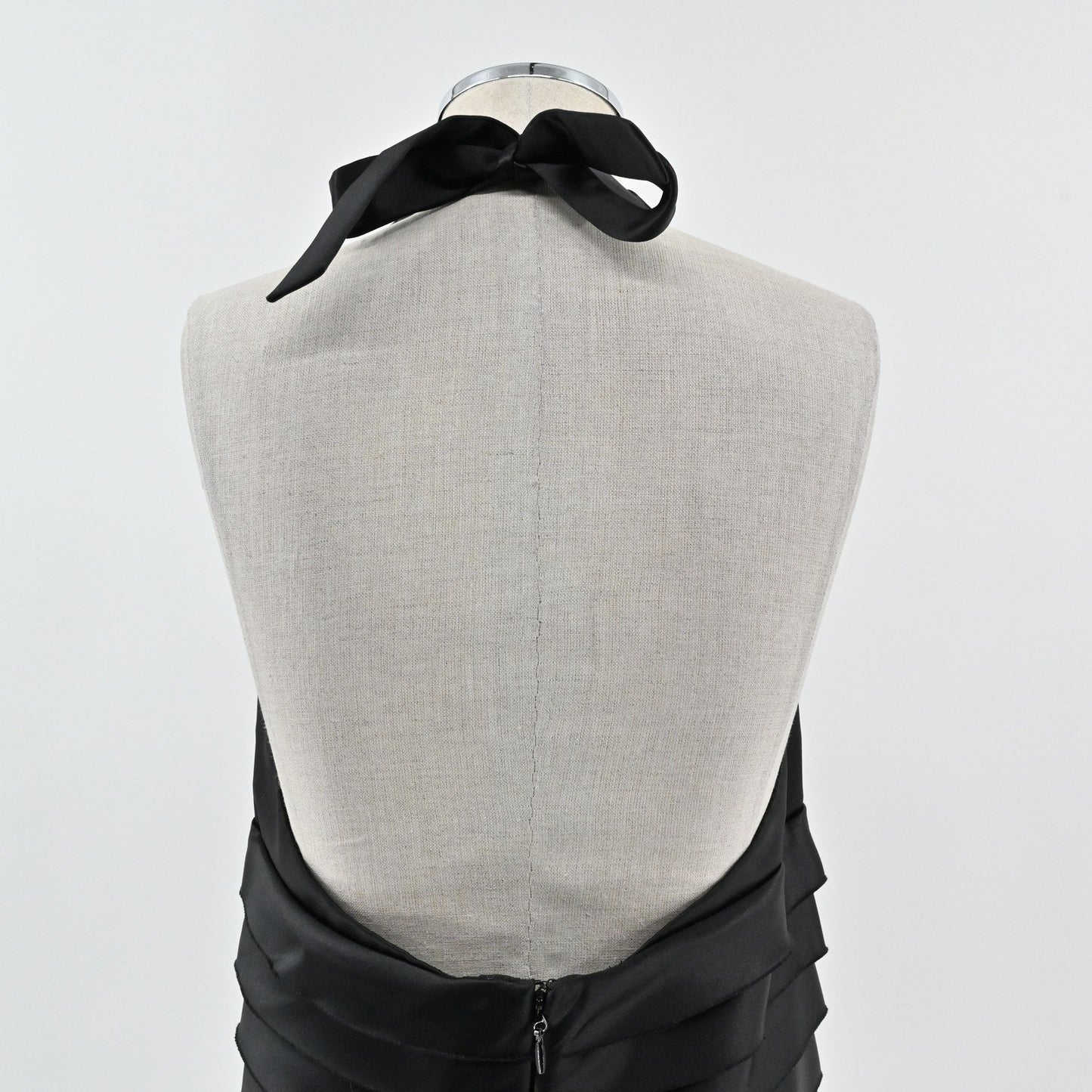 BCBGMAXAZRIA Silk Black Cocktail Dress Size 12 Tiered Elegant Sleeveless LBD