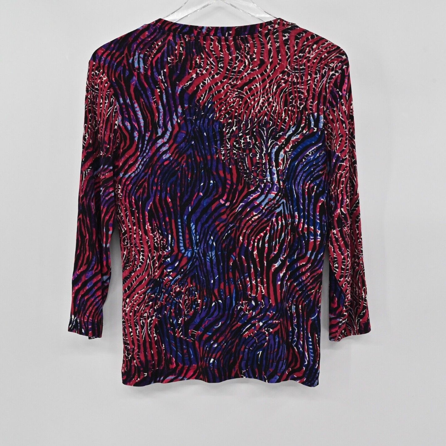 CHICOS Top Womens Sz M Red Blue Zebra Travelers Print 3/4 Sleeve V Neck Boho USA
