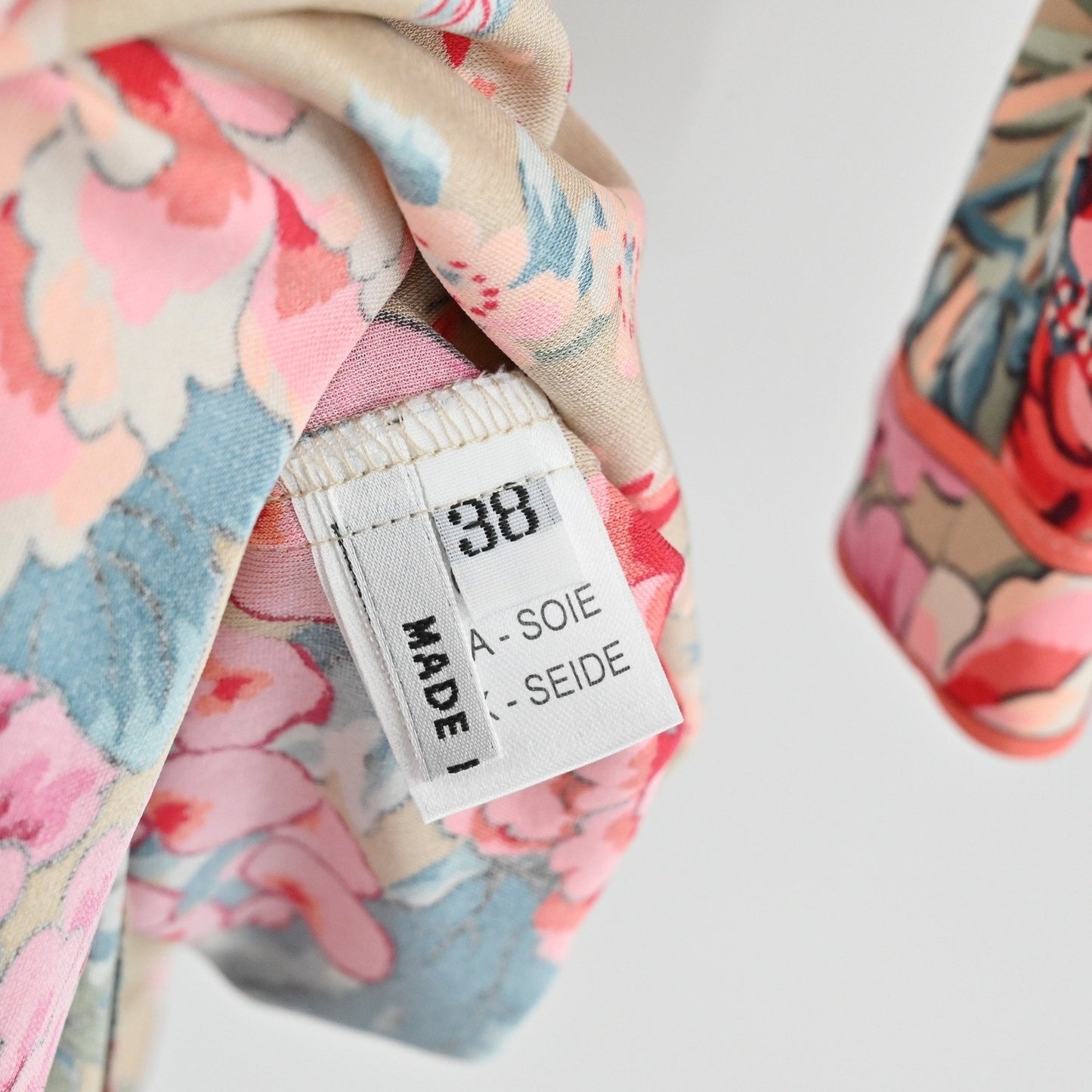 Leonard Paris Floral Print Silk Dress Size 38 Belted Long Sleeve Luxury Dopamine