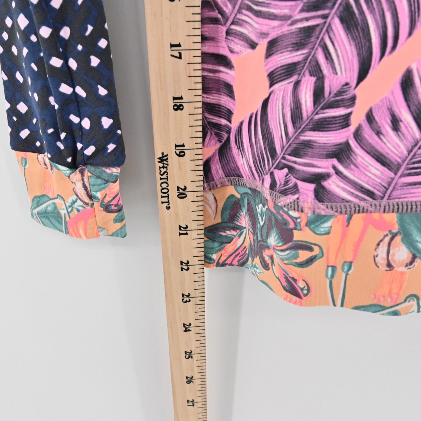 MAAJI Swim Top Womens Size M Rashguard Rum Punch Long Sleeve Multicolor Print