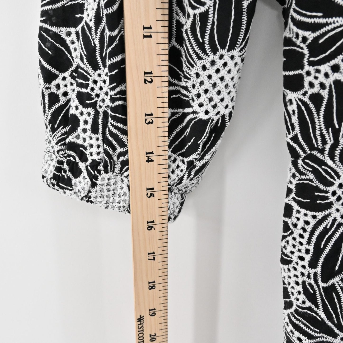 BOSTON PROPER Embroidered Dress Sz 6 Black White Floral Puff Sleeve Flounce Hem