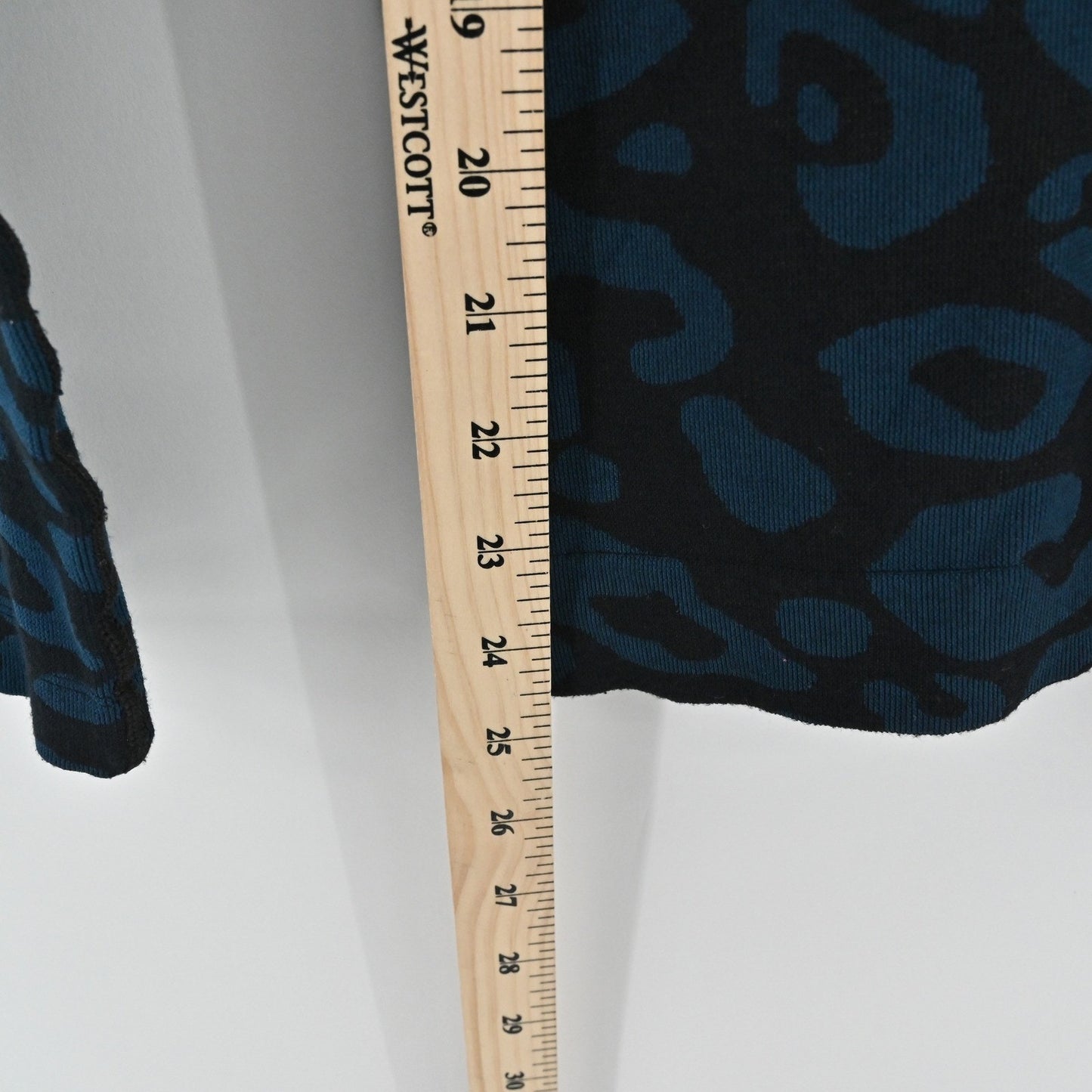SWEATY BETTY Glisten Seamless Long Sleeve Top Size XS Blue Black Animal Athletic