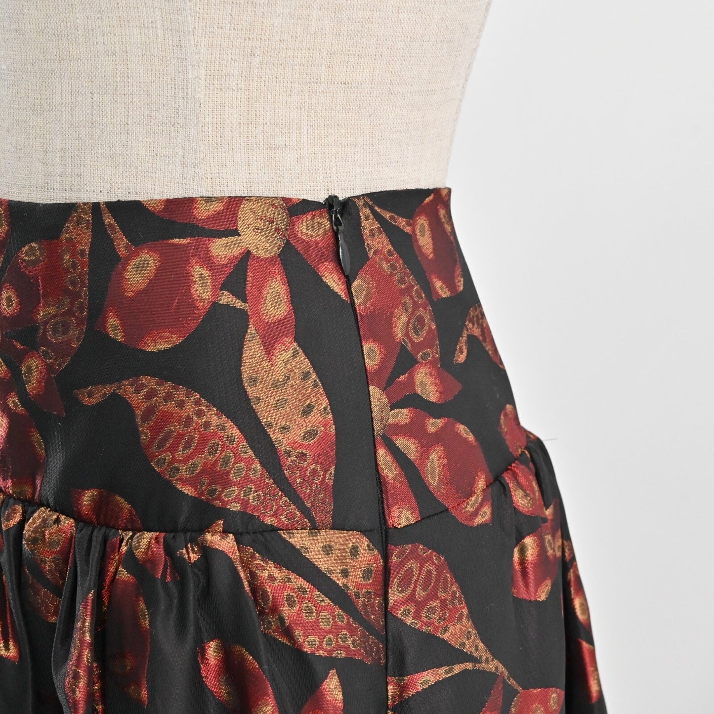 Vtg DAVID MEISTER Maxi Skirt Size 2 Pleated Black Red Floral Print High Waisted