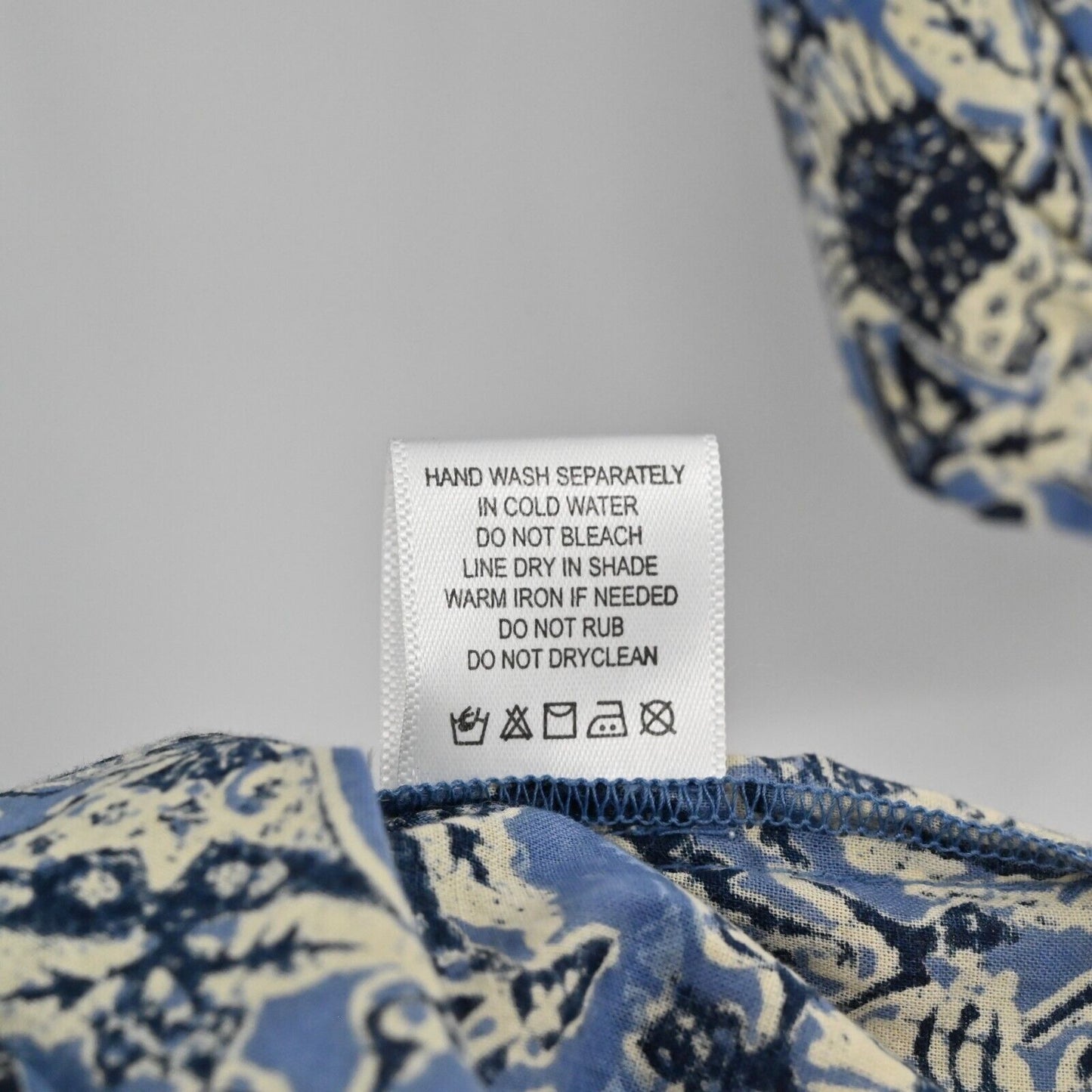 TUCKERNUCK Dress Womens Size S Ros Garden Floral Print Blue Embroidered Cotton