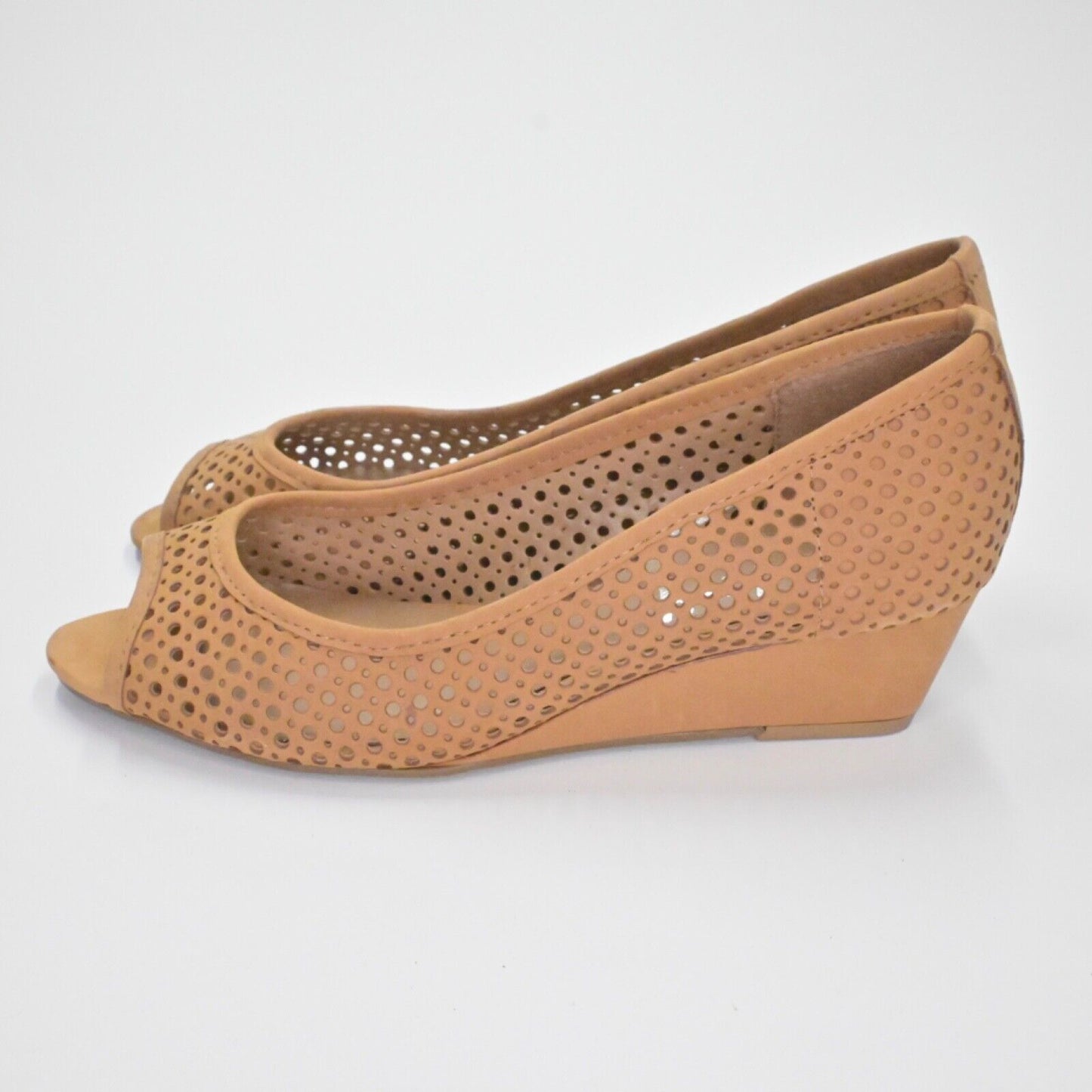 FRENCH SOLE Pumps Womens Size 6 Brown Perforated Nubuck Peep Toe Necessary Wedge