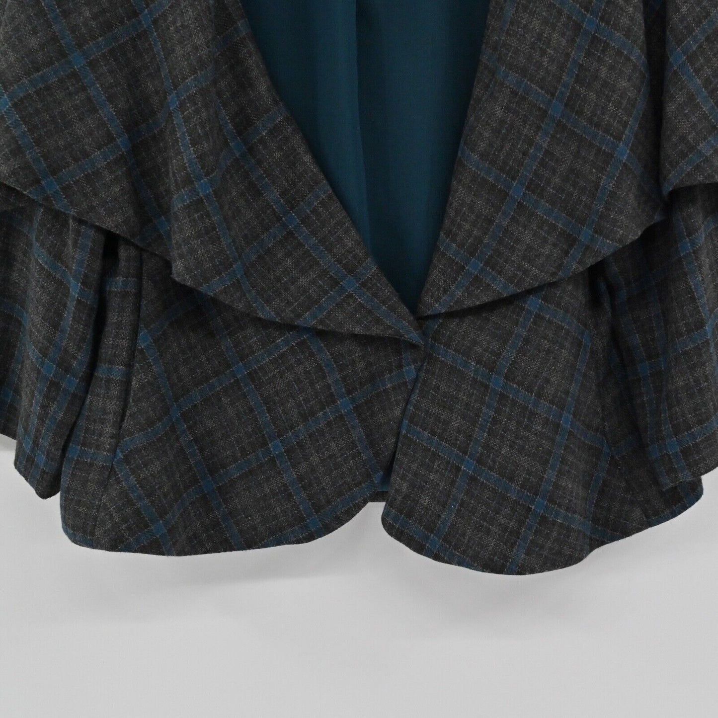 CABI Jacket Womens Size 12 Gray Blue Court Plaid Tweed Capelet Style Crop Retro