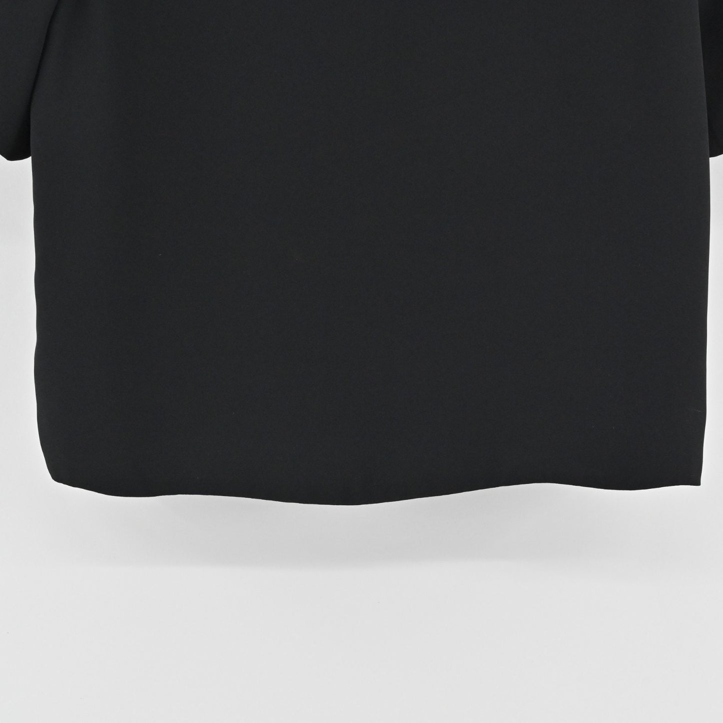 Aritzia Womens Babaton Black VNeck Crop Top Size XXS Solid Short Sleeve Blouse