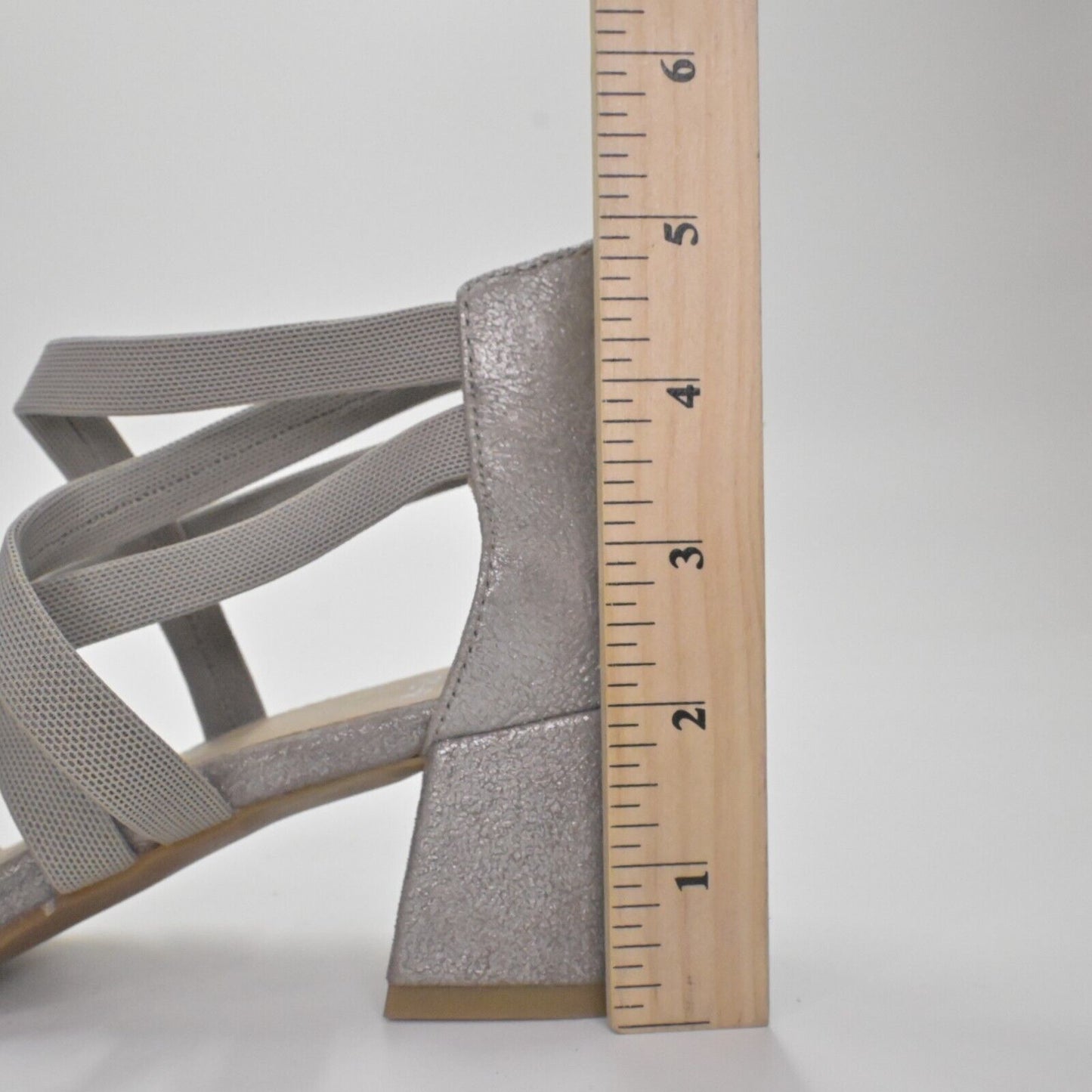 EILEEN FISHER Pumps Womens Size 7.5 Juku Mica Silver Strappy Closed Almond Toe