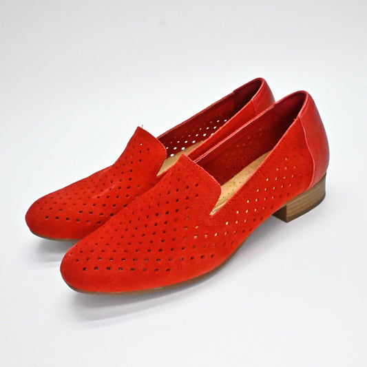 CLARKS Flats Womens Sz 7 Red Perforated Suede Juliet Hayes Slip On Loafer Retro