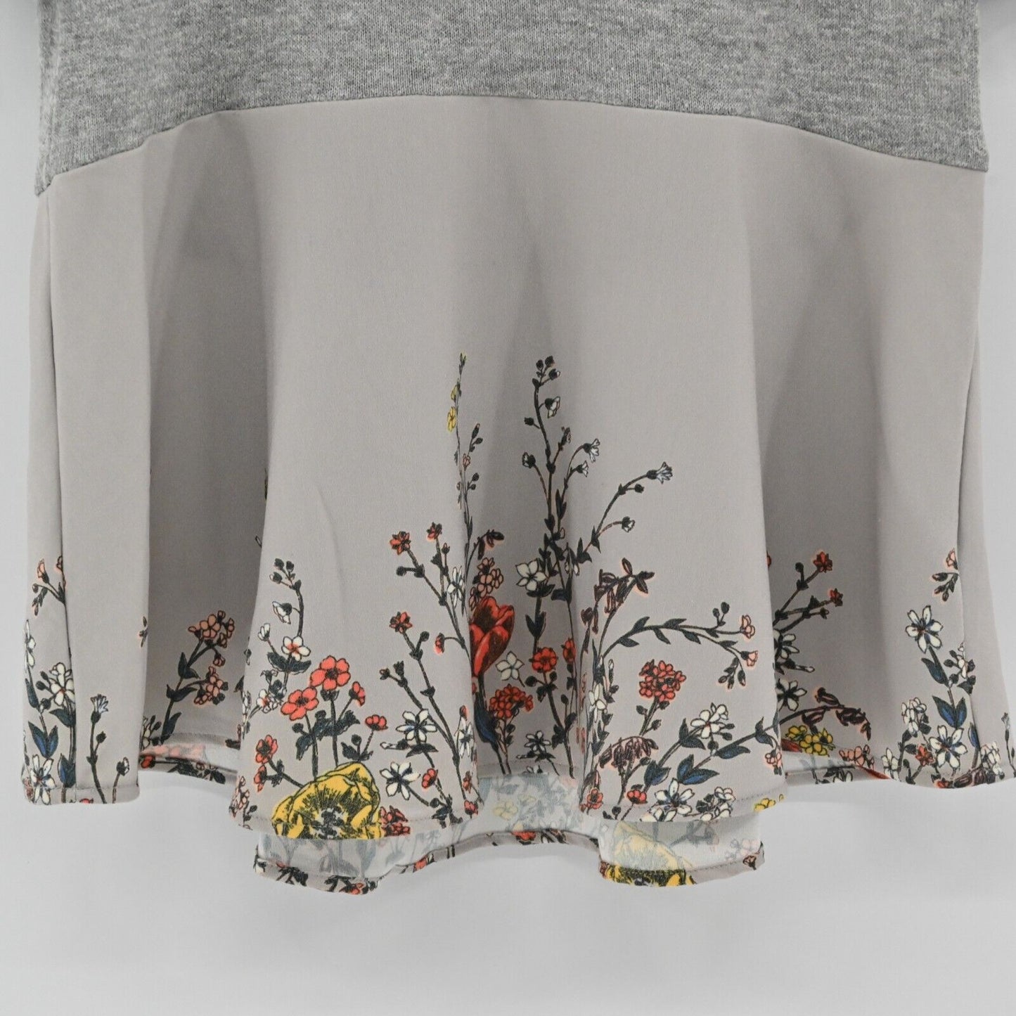 ANTHROPOLOGIE Top Womens Sz XS MOTH Blouse Gardenia Floral Grey Peplum Contrast