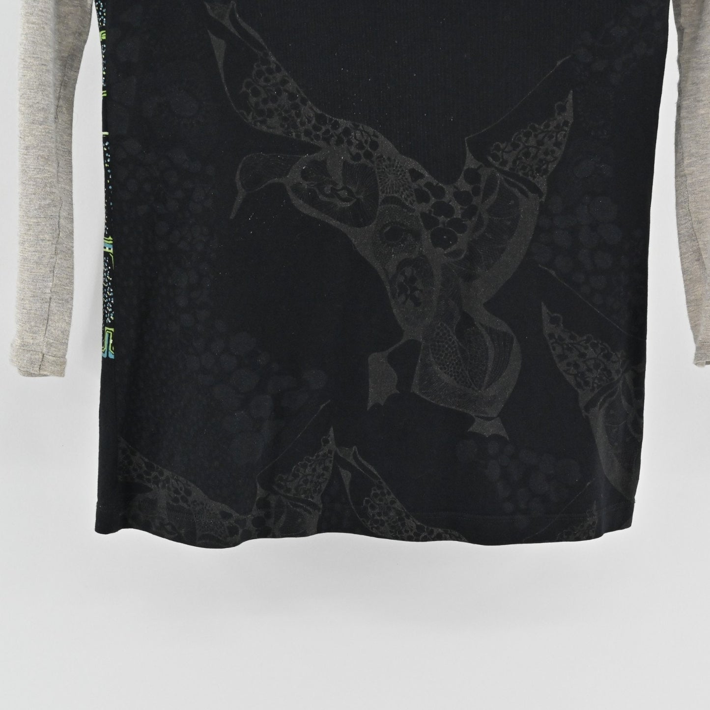 Vtg Y2k Custo Barcelona Graphic Tee Size M Duck The Night Time Is The Right Time