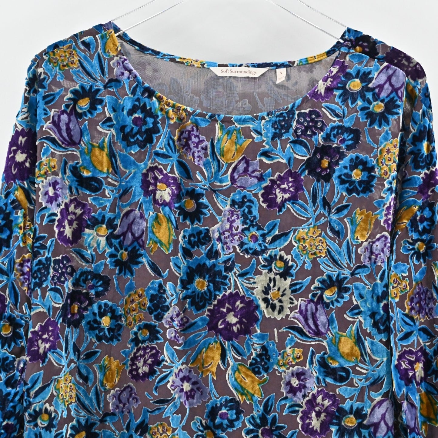 SOFT SURROUNDINGS Eliana Velvet Top Womens Size S Blue Floral Bateau Neck Blouse