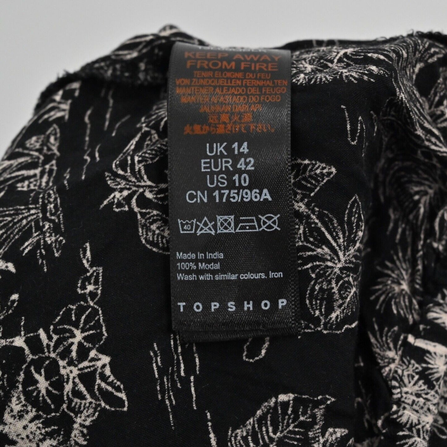 TOPSHOP Top Womens Size 10 Black White Tropical Savanna Print Tie Up Button Up