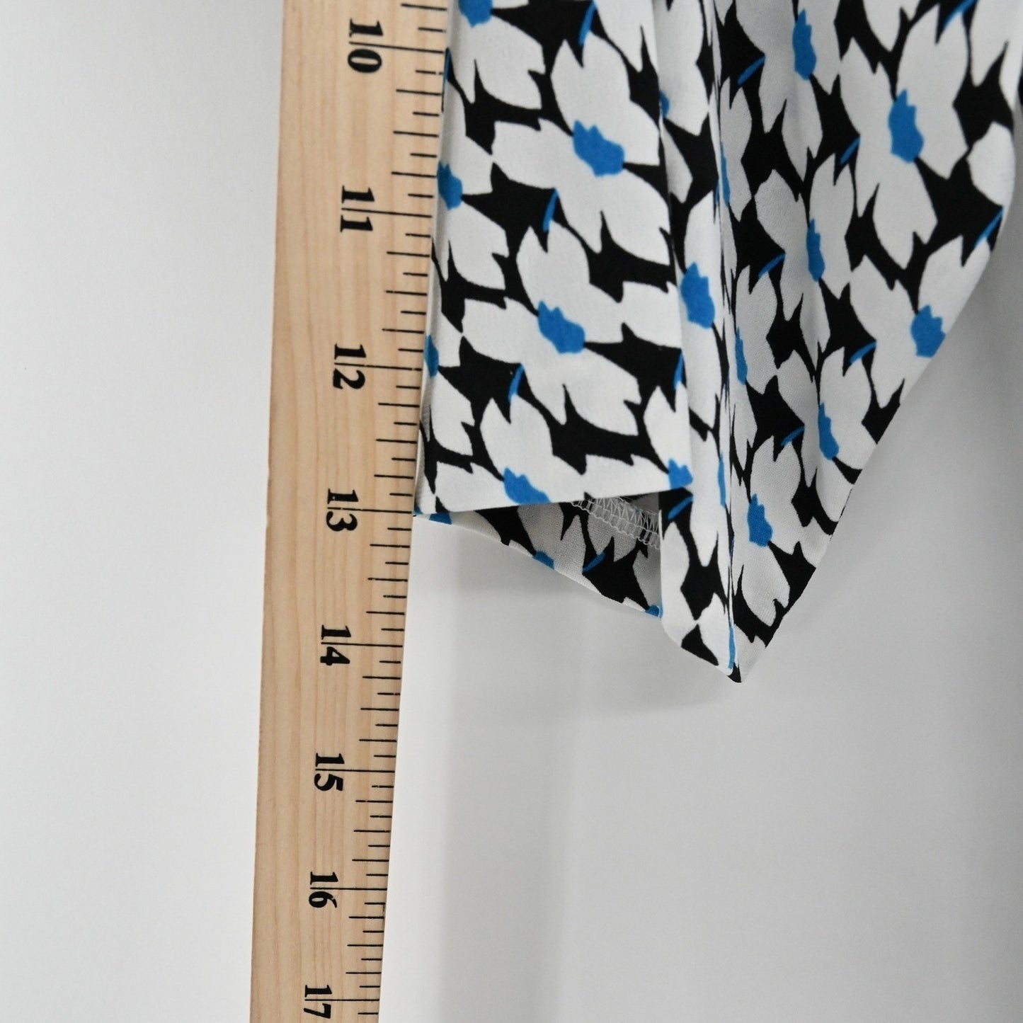 DKNY Faux Wrap Dress Size L Geometric Modern Artistic Flattering Sophisticated