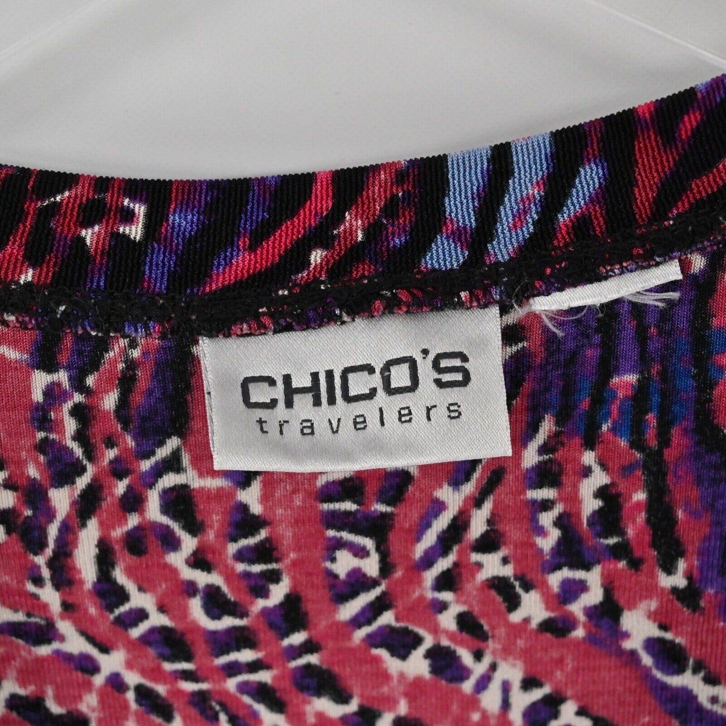 CHICOS Top Womens Sz M Red Blue Zebra Travelers Print 3/4 Sleeve V Neck Boho USA