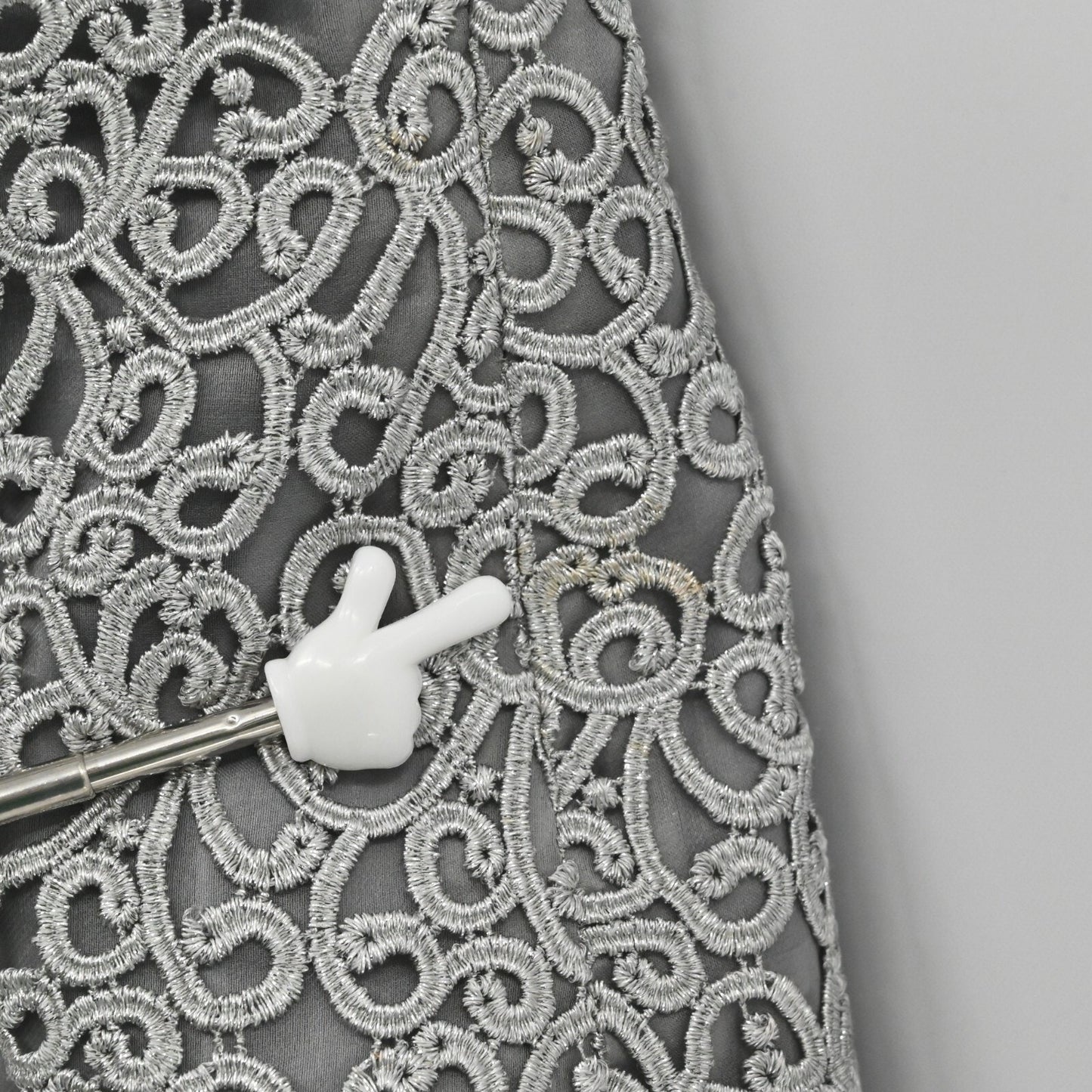 Vtg ANNE KLEIN Lace Top Womens Size 2 Silver Sleeveless Romantic Glamorous Luxe