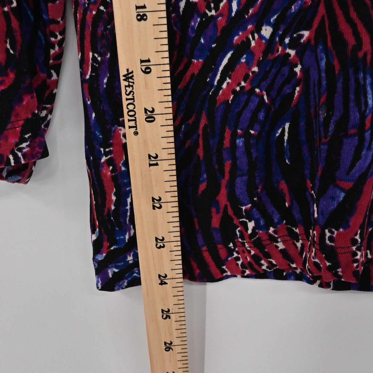 CHICOS Top Womens Sz M Red Blue Zebra Travelers Print 3/4 Sleeve V Neck Boho USA