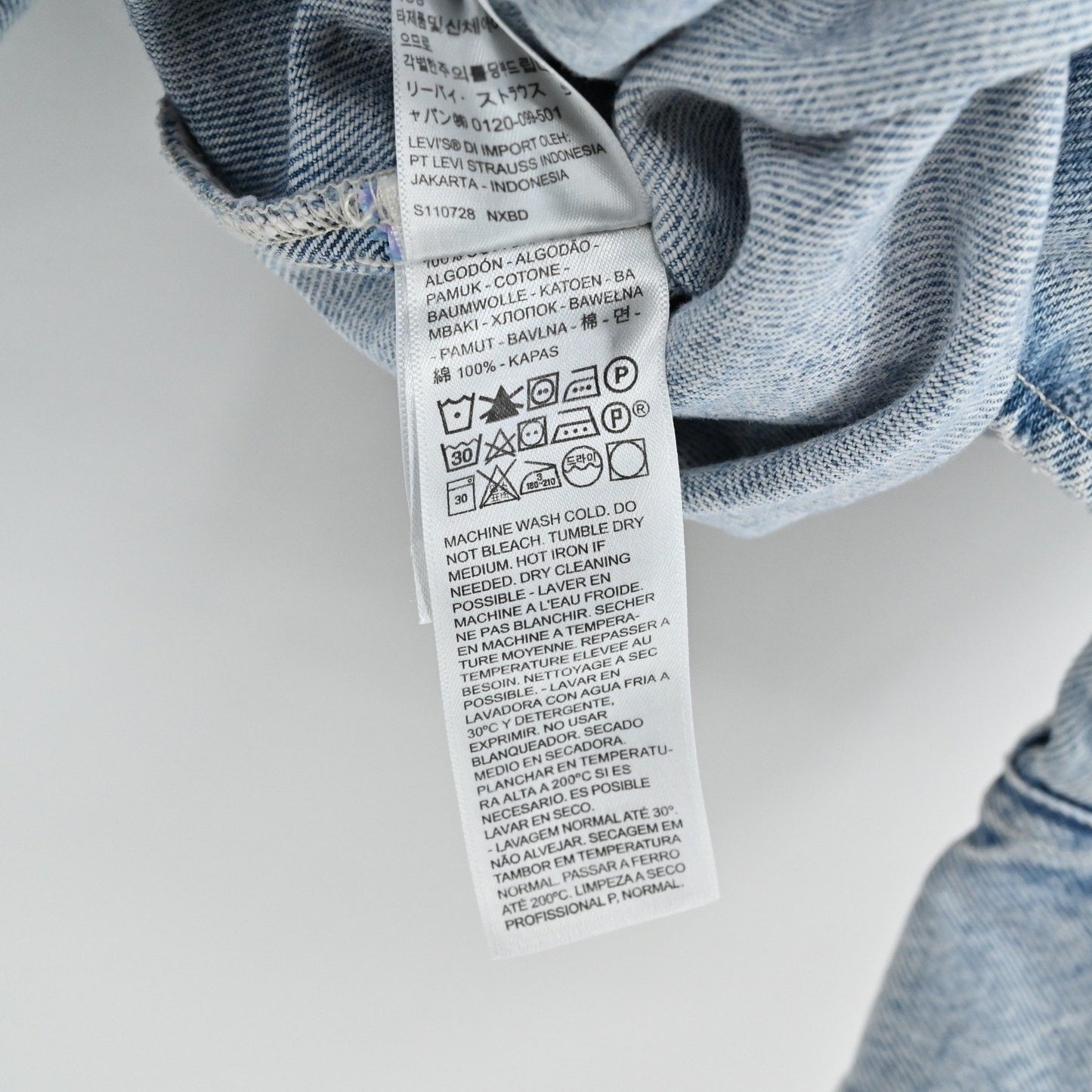 LEVIS Womens Dylan Relaxed Western Shirt 1X Pearl Snap Distressed Denim Shacket