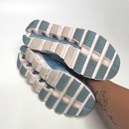 On Cloud Cloudswift Shoes Size 9