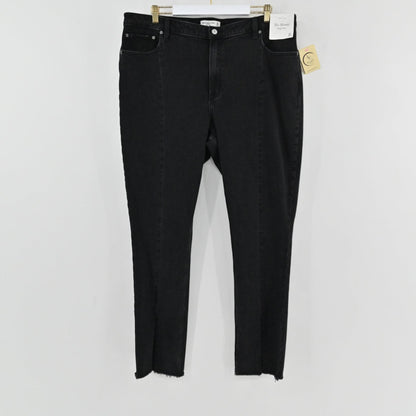Lynn's Closet Boutique A&F Curve Love black high-rise skinny jeans with front seam detail and raw-edge hem.