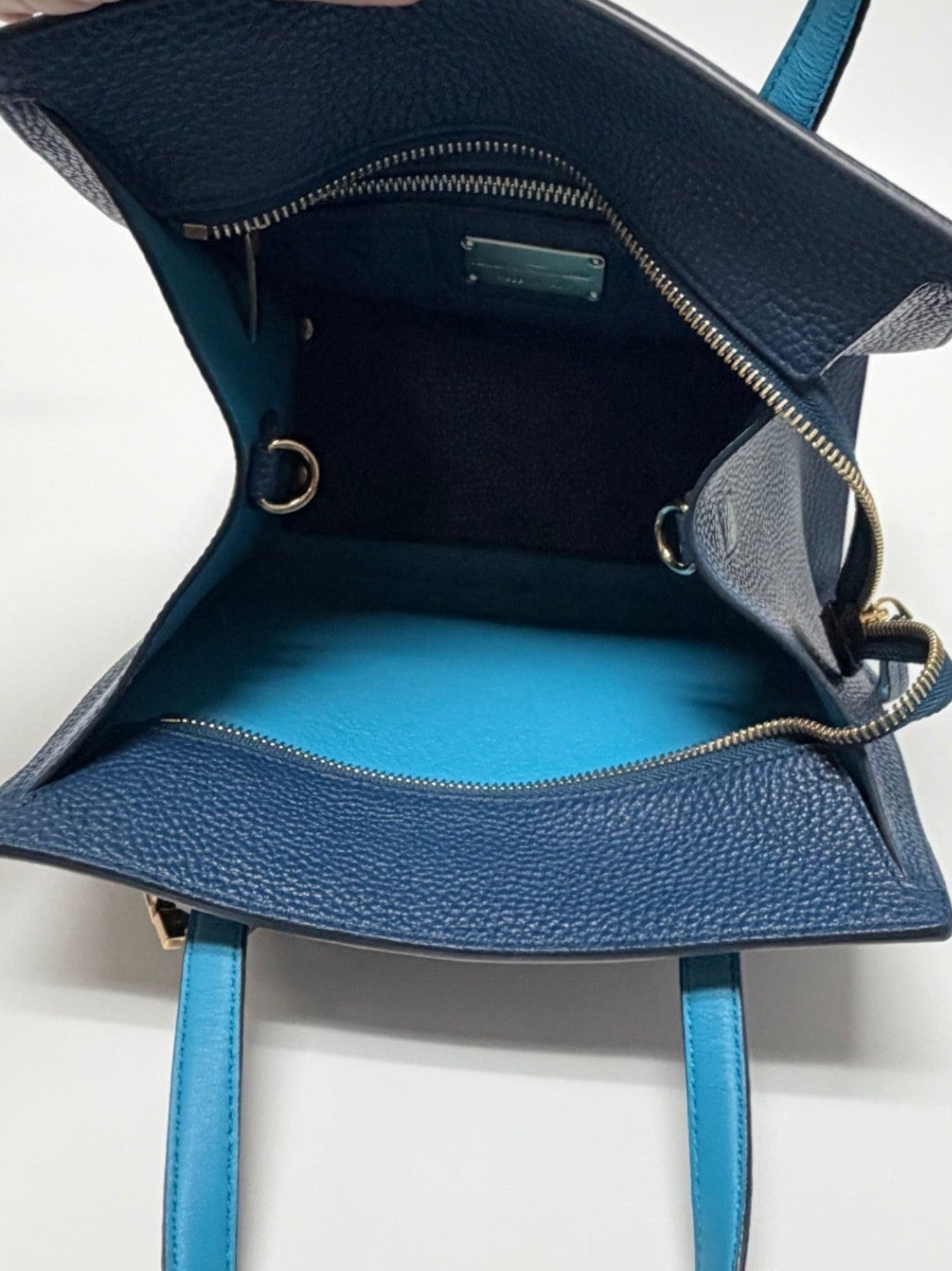 Lynn's Closet Boutique Salvatore Ferragamo Amy small blue pebbled leather tote bag interior view