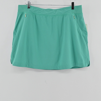 Lynn's Closet Boutique green Lilly Pulitzer athletic skort with a ribbed waistband and zippered pockets