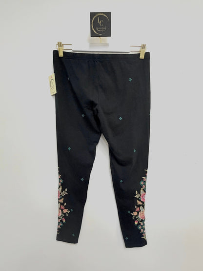 Lynn's Closet Boutique Johnny Was black leggings with colorful floral embroidery and geometric motifs, size M.