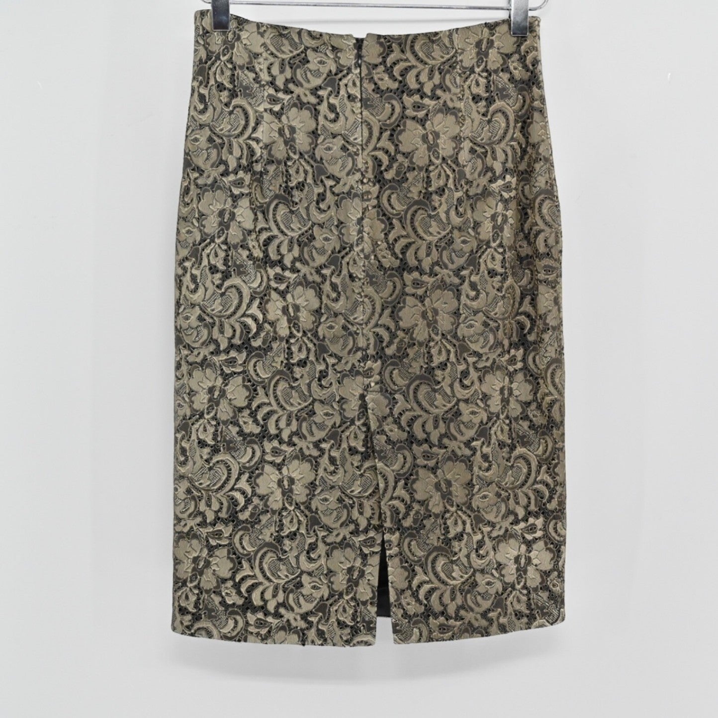 Lynn's Closet Boutique LES COPAINS pencil skirt in grey and black floral silk with a back slit