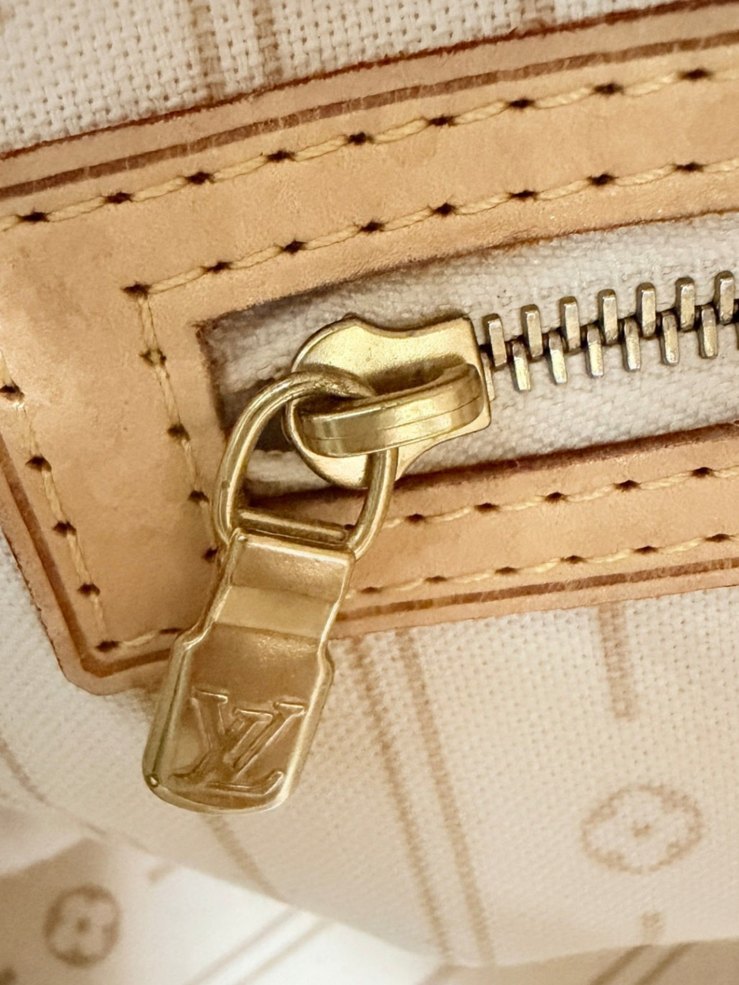 Lynn's Closet Boutique Louis Vuitton Neverfull MM gold-tone zipper pull detail on Damier Azur canvas