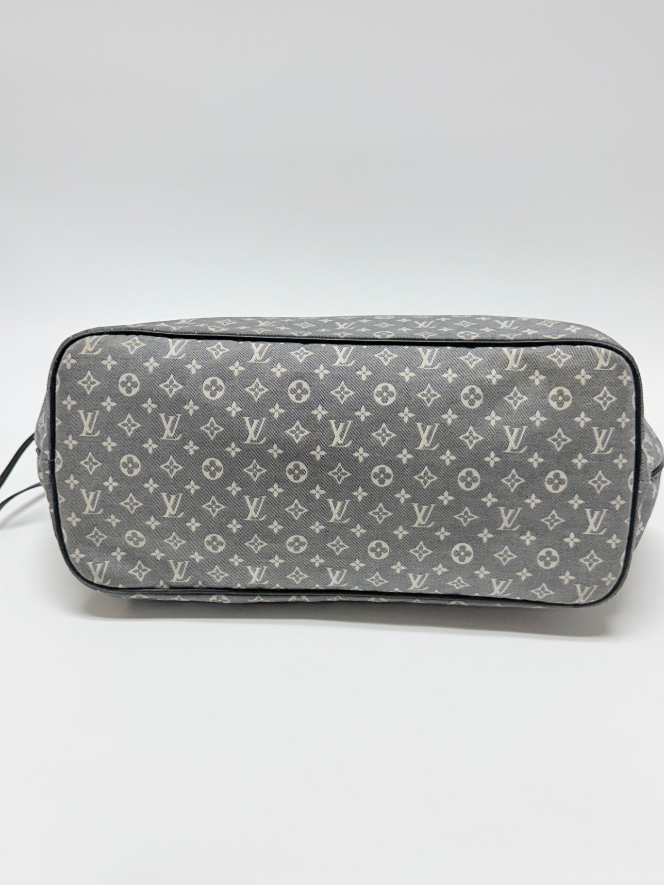 Lynn's Closet Boutique Louis Vuitton Neverfull MM navy blue Monogram Idylle canvas tote bag base view