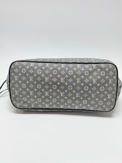 Lynn's Closet Boutique Louis Vuitton Neverfull MM navy blue Monogram Idylle canvas tote bag base view